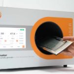 Moderní kalibrátor vlhkoměrů s prostornou komorou